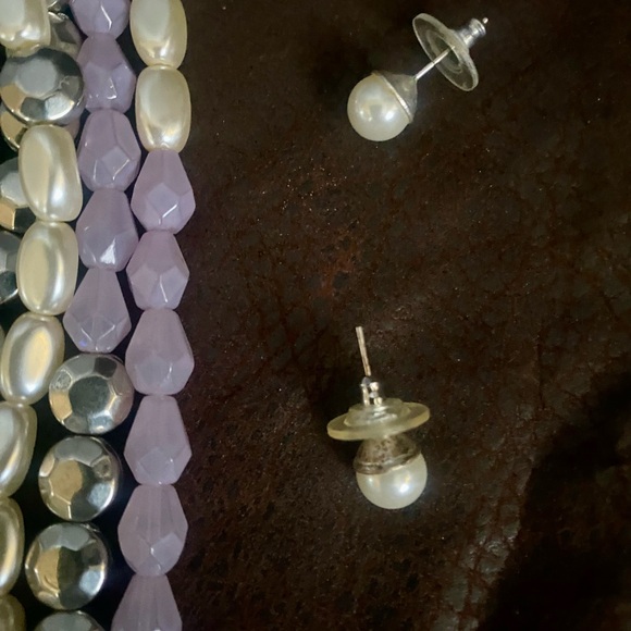 Elegant Multi-Color Beaded Necklace Set - Picture 8 of 9